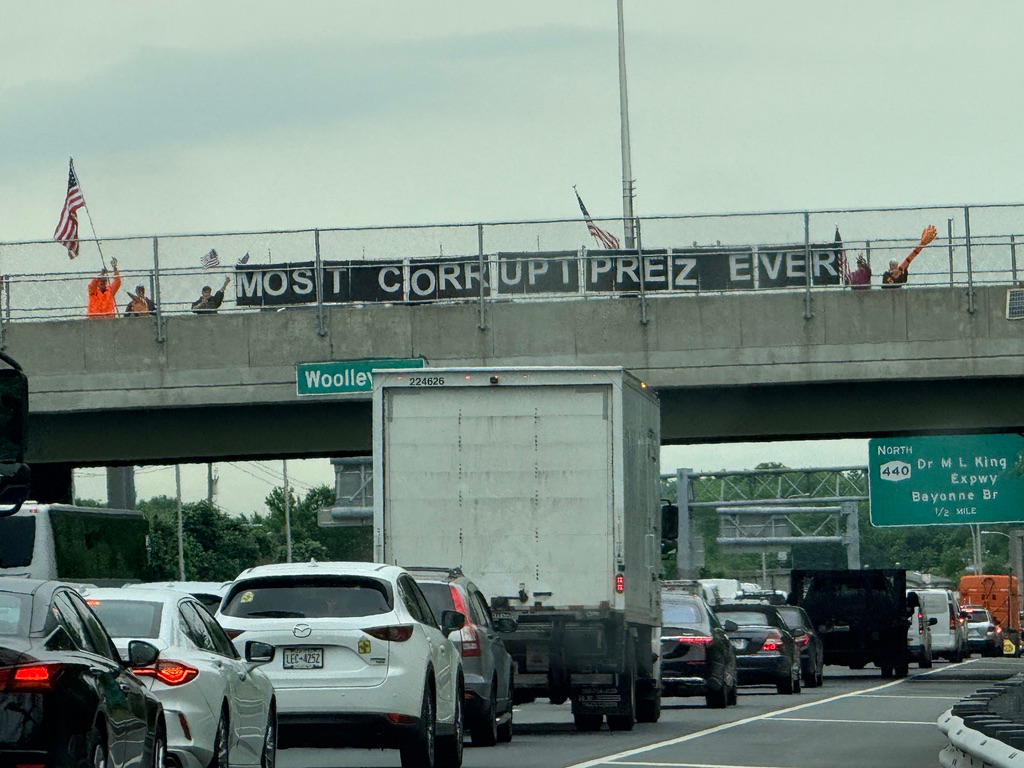 Most Corrupt President Ever - Staten Island Action Coalition Visibility Brigade